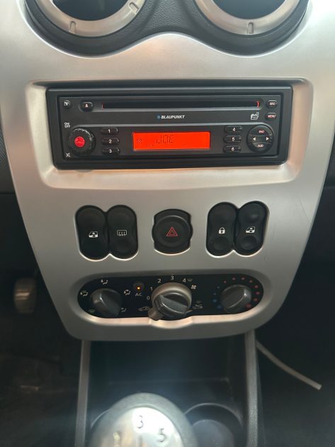 DACIA SANDERO 1.5 DCI LAUREATE 2011