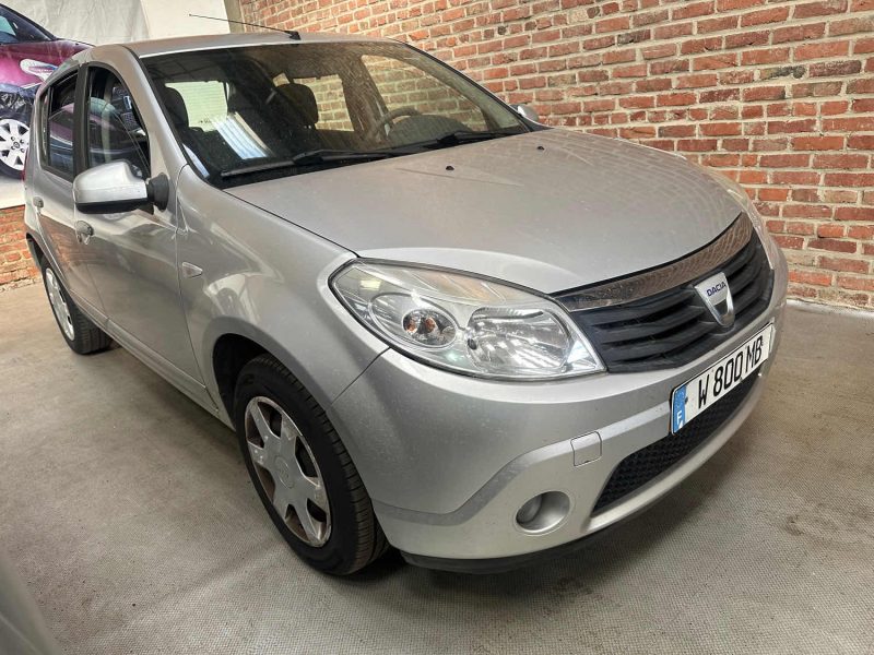 DACIA SANDERO 1.5 DCI LAUREATE 2011