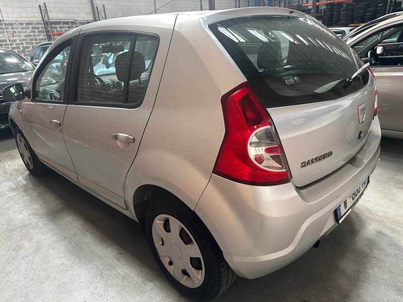 DACIA SANDERO 1.5 DCI LAUREATE 2011