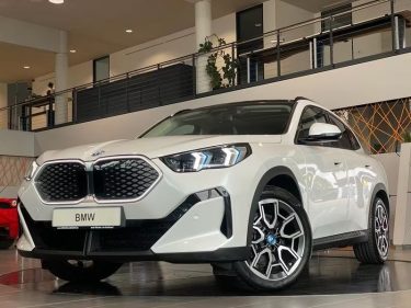 BMW IX2 XDRIVE30 / PANO / HARMAN KARDON / 360° / PACK INNOVATION 2024