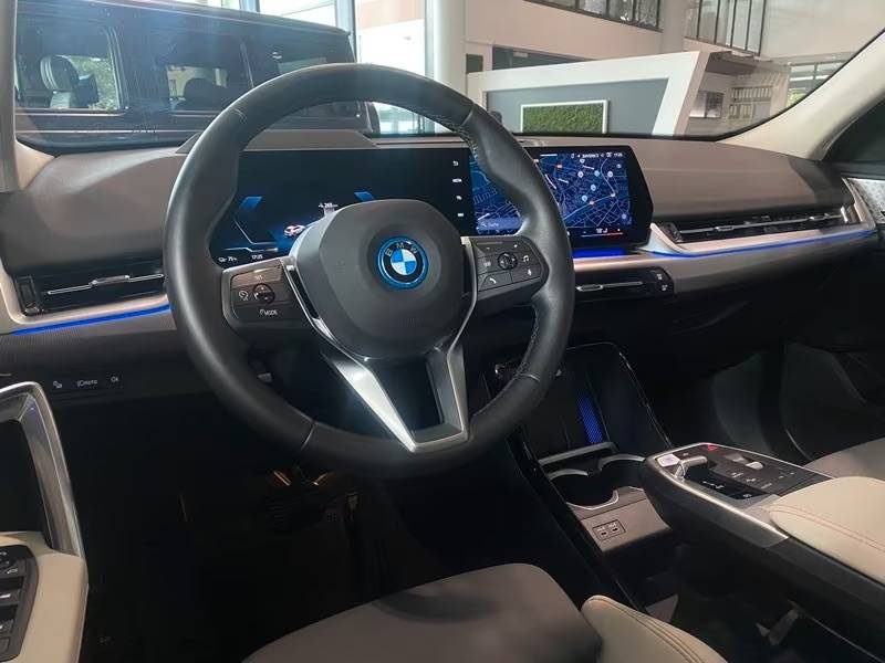 BMW IX2 XDRIVE30 / PANO / HARMAN KARDON / 360° / PACK INNOVATION 2024
