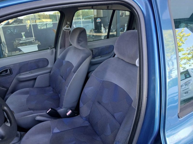 RENAULT CLIO RXE 80 CV  1.9DTI 2001  VENDU DANS L''ETAT A PRO OU EXPORT 