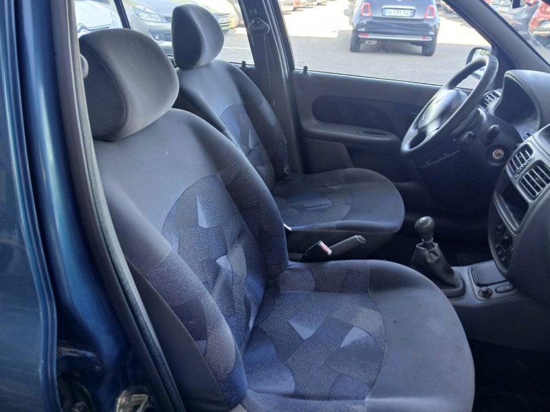 RENAULT CLIO RXE 80 CV  1.9DTI 2001  VENDU DANS L''ETAT A PRO OU EXPORT 