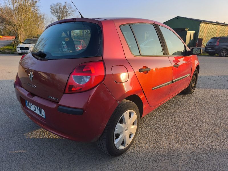 RENAULT CLIO III CONFORT DYNAMIQUE 1.5DCI 70 2006