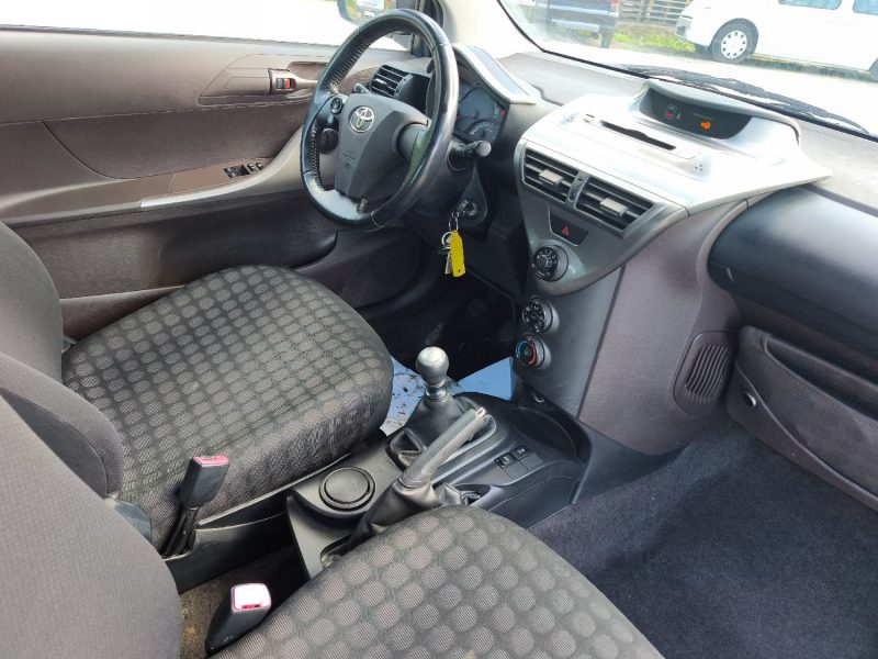 TOYOTA IQ 1.0 68 VVT-I IQ 1ST 2009
