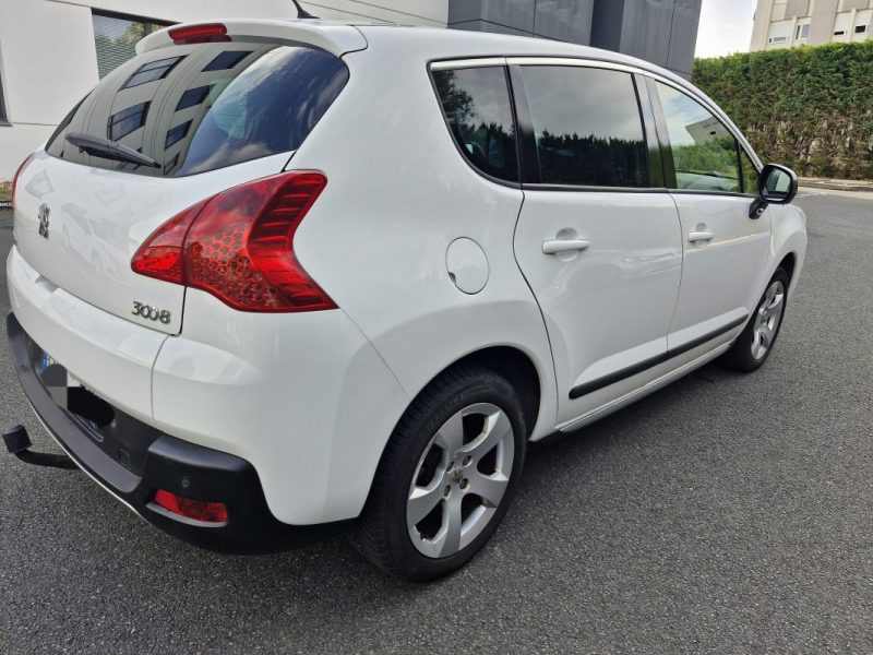 PEUGEOT 3008 ALLURE 2013