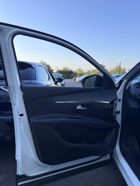 PEUGEOT 5008 1.6 BlueHdi 120cv ALLURE / 7 PLACES / GPS / CAMERA 360