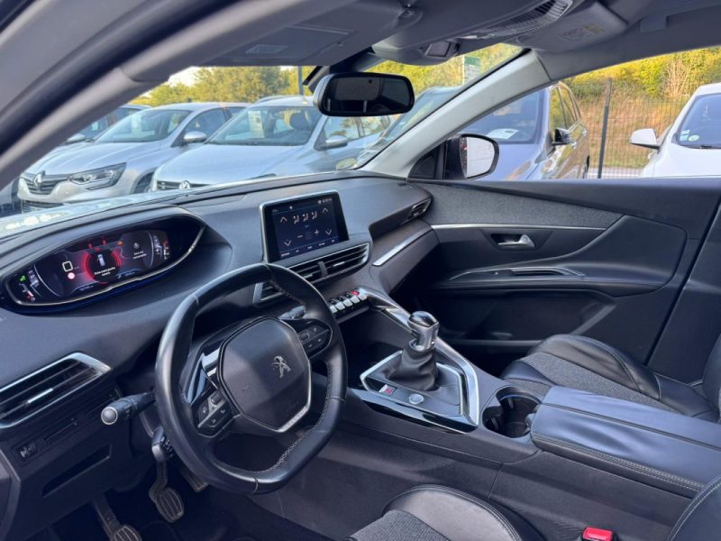 PEUGEOT 5008 1.6 BlueHdi 120cv ALLURE / 7 PLACES / GPS / CAMERA 360
