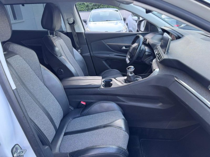 PEUGEOT 5008 1.6 BlueHdi 120cv ALLURE / 7 PLACES / GPS / CAMERA 360
