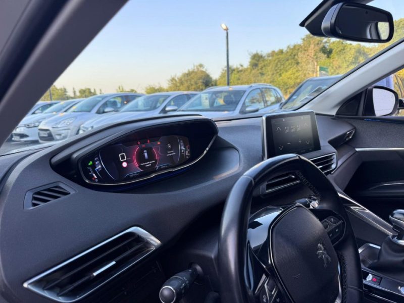 PEUGEOT 5008 1.6 BlueHdi 120cv ALLURE / 7 PLACES / GPS / CAMERA 360