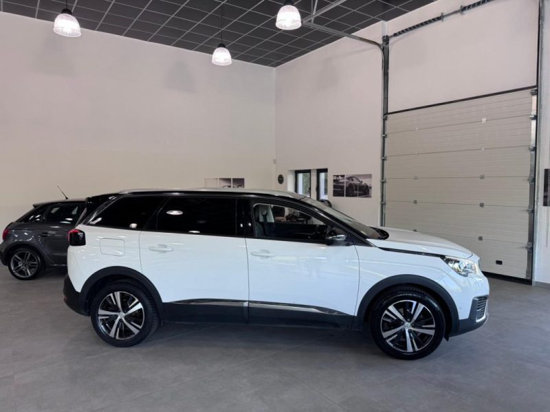 PEUGEOT 5008 1.6 BlueHdi 120cv ALLURE / 7 PLACES / GPS / CAMERA 360