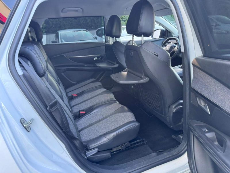 PEUGEOT 5008 1.6 BlueHdi 120cv ALLURE / 7 PLACES / GPS / CAMERA 360
