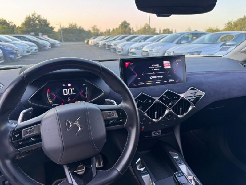 DS DS 3 BlueHdi 130cv EAT8 PERFORMANCE LINE + / 97 000km / SERIE INES DE LA FRESSANGE PARIS 