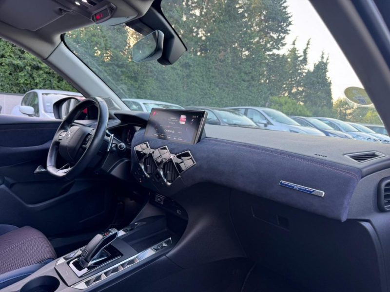 DS DS 3 BlueHdi 130cv EAT8 PERFORMANCE LINE + / 97 000km / SERIE INES DE LA FRESSANGE PARIS 