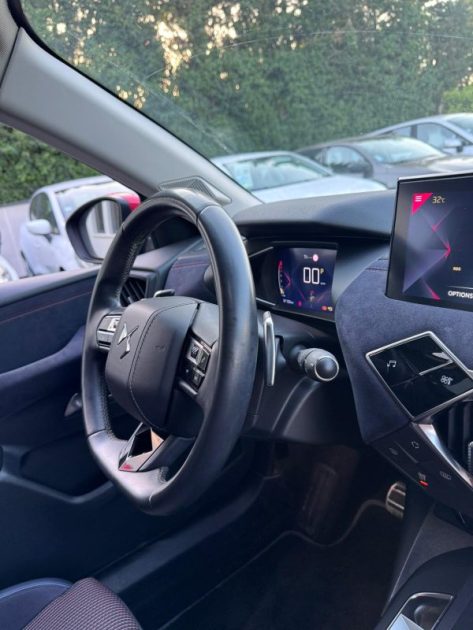 DS DS 3 BlueHdi 130cv EAT8 PERFORMANCE LINE + / 97 000km / SERIE INES DE LA FRESSANGE PARIS 
