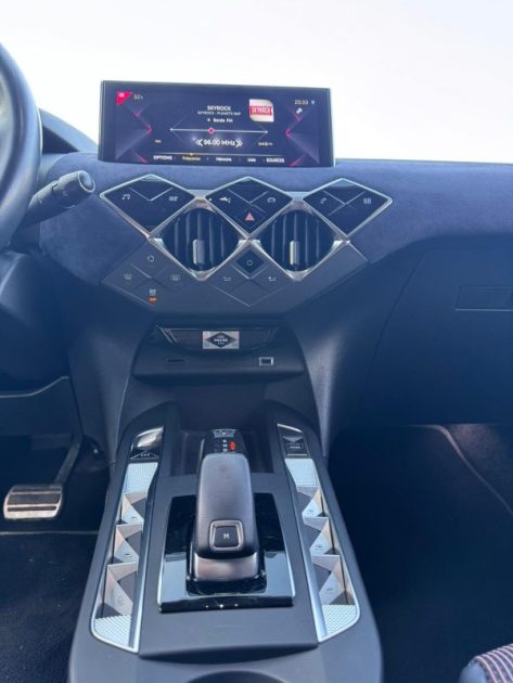 DS DS 3 BlueHdi 130cv EAT8 PERFORMANCE LINE + / 97 000km / SERIE INES DE LA FRESSANGE PARIS 