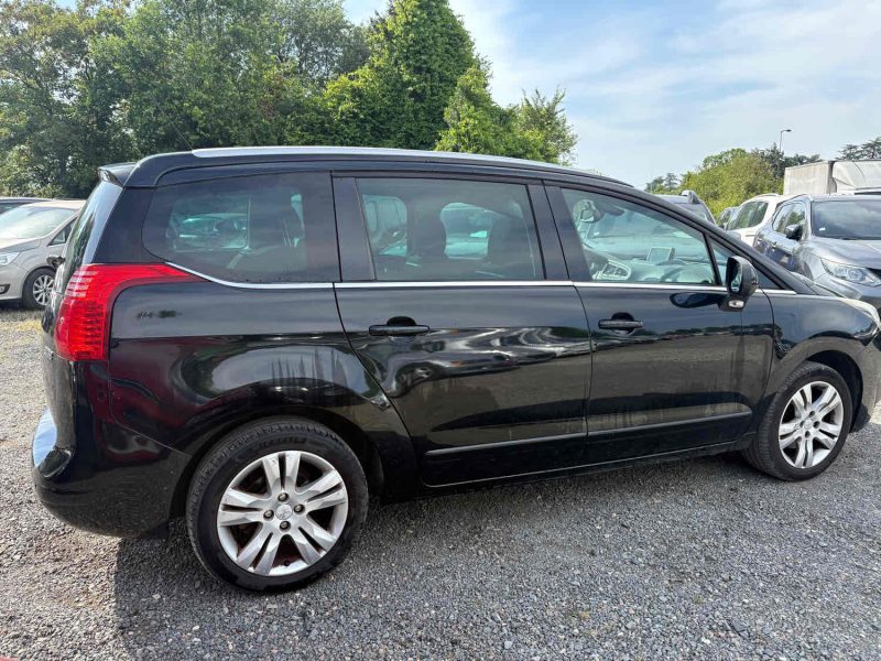 PEUGEOT 5008 1.6 BLUE HDI 120 ALLURE 7place garantie 12mois