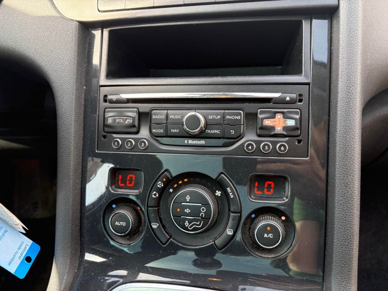 PEUGEOT 5008 1.6 BLUE HDI 120 ALLURE 7place garantie 12mois