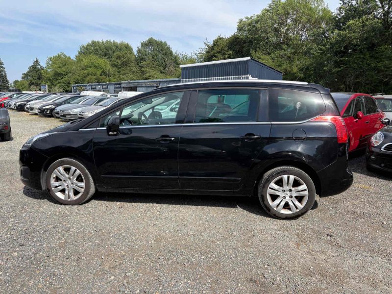 PEUGEOT 5008 1.6 BLUE HDI 120 ALLURE 7place garantie 12mois