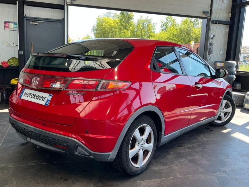 🚗 HONDA CIVIC VIII 1.3 83ch ⚙️ 📡 Radar de recul 📱 CarPlay ❄️ Climatisation