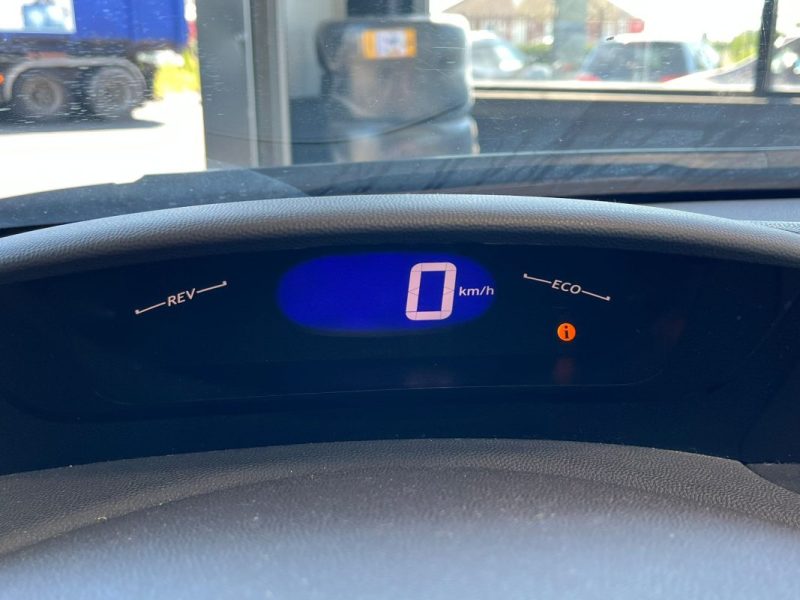 🚗 HONDA CIVIC VIII 1.3 83ch ⚙️ 📡 Radar de recul 📱 CarPlay ❄️ Climatisation