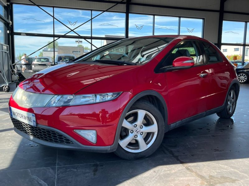 🚗 HONDA CIVIC VIII 1.3 83ch ⚙️ 📡 Radar de recul 📱 CarPlay ❄️ Climatisation