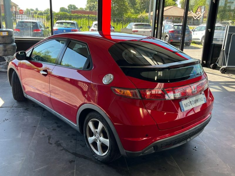 🚗 HONDA CIVIC VIII 1.3 83ch ⚙️ 📡 Radar de recul 📱 CarPlay ❄️ Climatisation
