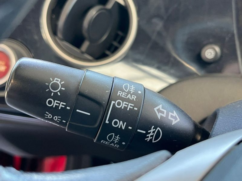 🚗 HONDA CIVIC VIII 1.3 83ch ⚙️ 📡 Radar de recul 📱 CarPlay ❄️ Climatisation