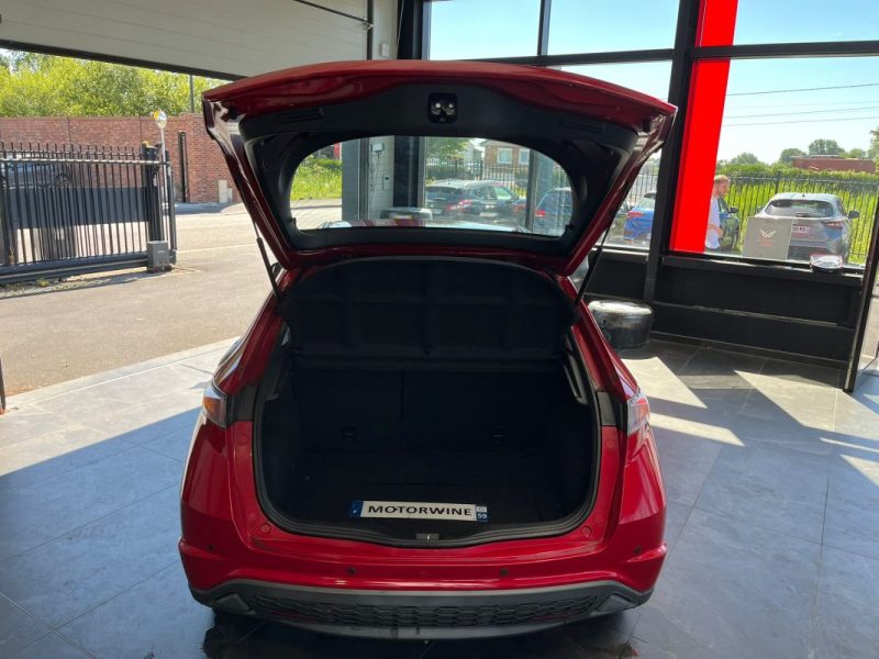 🚗 HONDA CIVIC VIII 1.3 83ch ⚙️ 📡 Radar de recul 📱 CarPlay ❄️ Climatisation