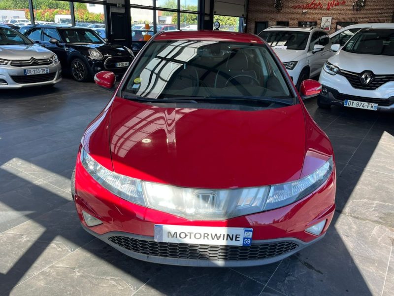 🚗 HONDA CIVIC VIII 1.3 83ch ⚙️ 📡 Radar de recul 📱 CarPlay ❄️ Climatisation