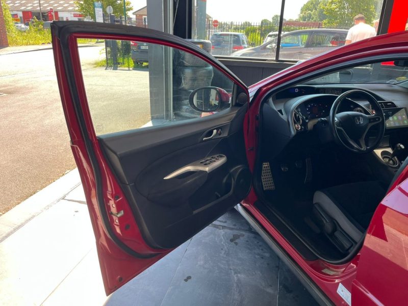 🚗 HONDA CIVIC VIII 1.3 83ch ⚙️ 📡 Radar de recul 📱 CarPlay ❄️ Climatisation