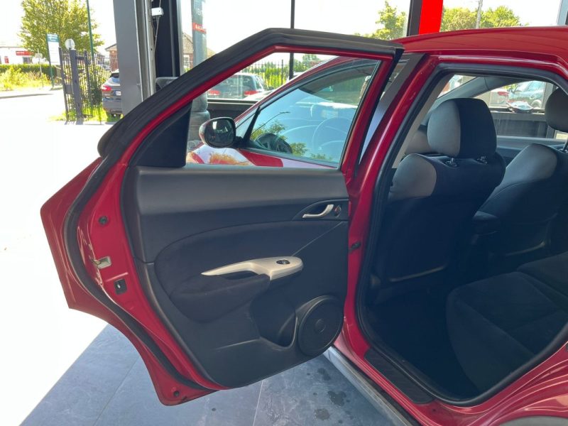 🚗 HONDA CIVIC VIII 1.3 83ch ⚙️ 📡 Radar de recul 📱 CarPlay ❄️ Climatisation