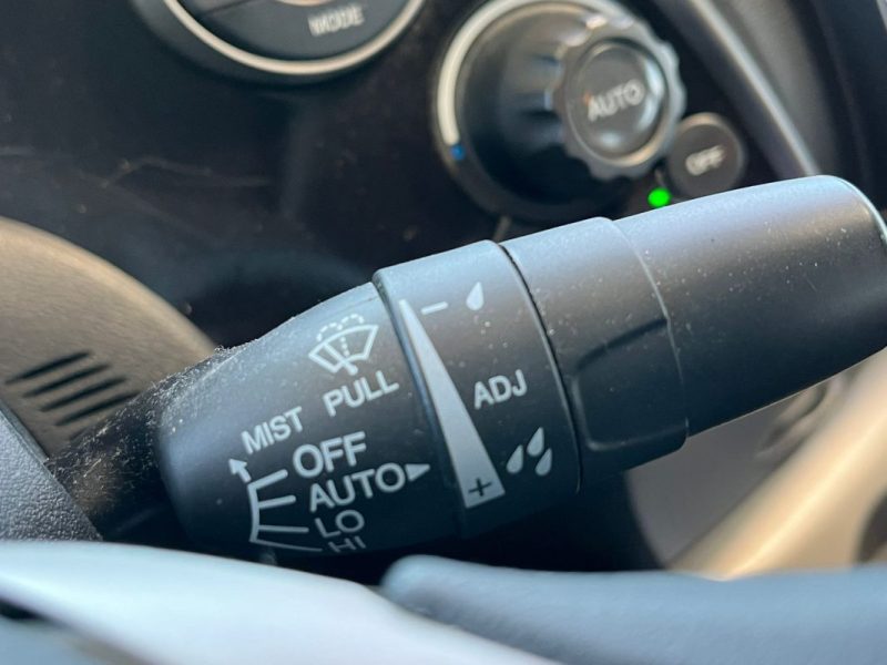 🚗 HONDA CIVIC VIII 1.3 83ch ⚙️ 📡 Radar de recul 📱 CarPlay ❄️ Climatisation