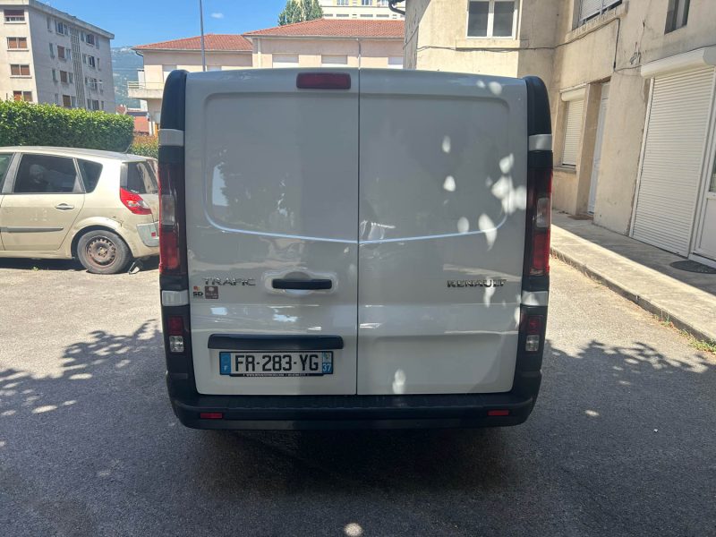 RENAULT TRAFIC L1H1 1000 1.6 DCI 95 GRAND CONFORT 08/2020 PRIX HT : 9158 € PRIX TTC : 10990 €