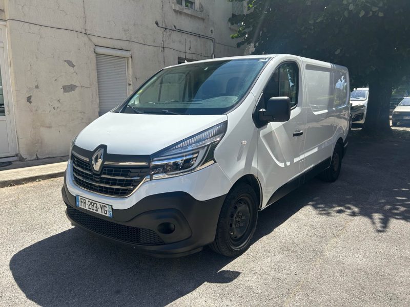 RENAULT TRAFIC L1H1 1000 1.6 DCI 95 GRAND CONFORT 08/2020 PRIX HT : 9158 € PRIX TTC : 10990 €