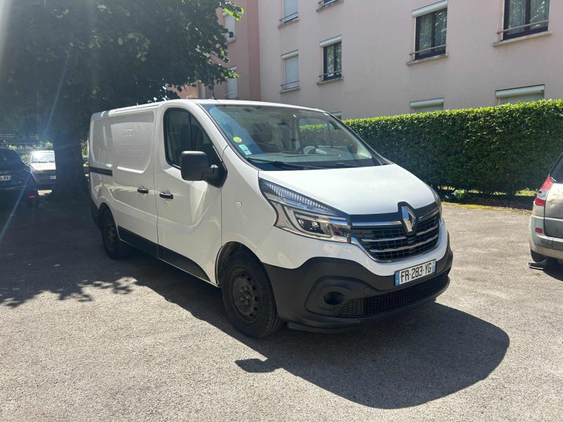 RENAULT TRAFIC L1H1 1000 1.6 DCI 95 GRAND CONFORT 08/2020 PRIX HT : 9158 € PRIX TTC : 10990 €