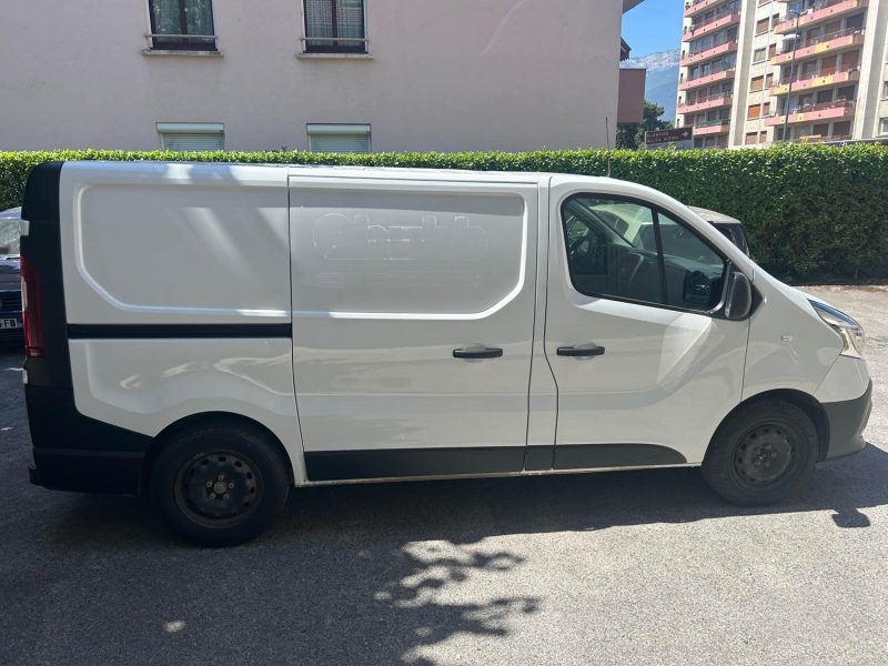 RENAULT TRAFIC L1H1 1000 1.6 DCI 95 GRAND CONFORT 08/2020 PRIX HT : 9158 € PRIX TTC : 10990 €