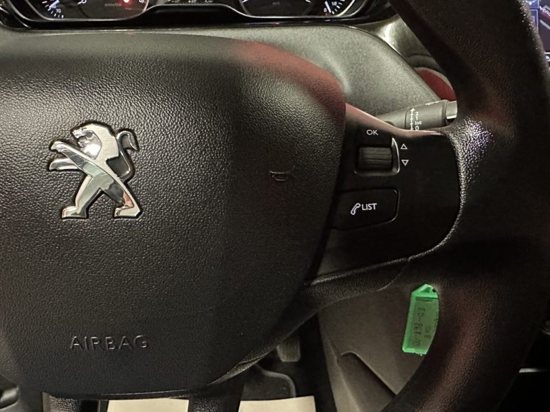 PEUGEOT 208 ACTIVE 1.6 HDI 100CV - Très bon état - Garantie 6 mois - Courroie de distribution faite 