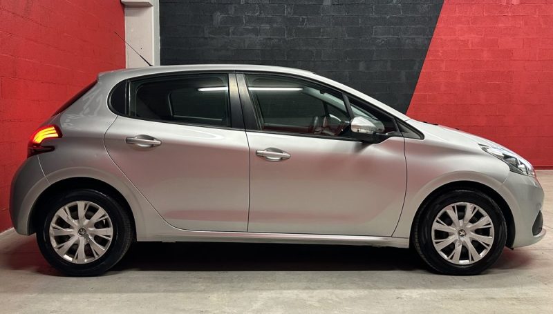 PEUGEOT 208 ACTIVE 1.6 HDI 100CV - Très bon état - Garantie 6 mois - Courroie de distribution faite 