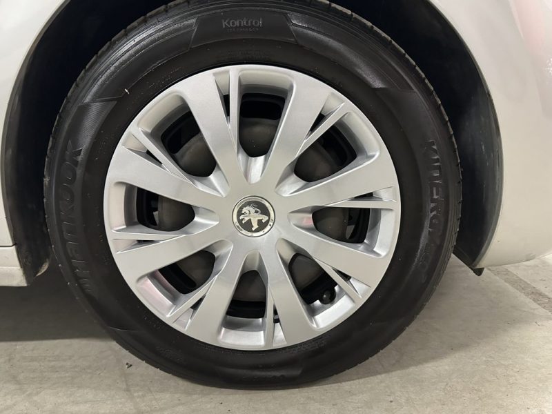 PEUGEOT 208 ACTIVE 1.6 HDI 100CV - Très bon état - Garantie 6 mois - Courroie de distribution faite 
