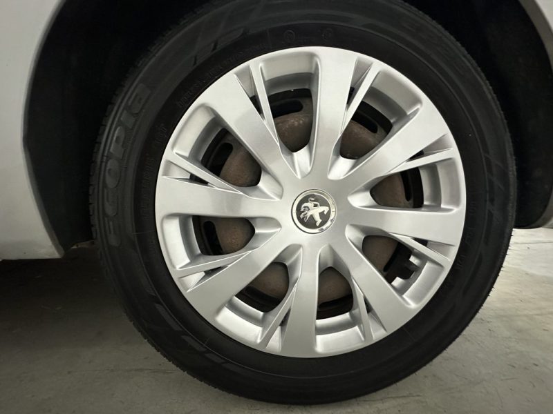PEUGEOT 208 ACTIVE 1.6 HDI 100CV - Très bon état - Garantie 6 mois - Courroie de distribution faite 