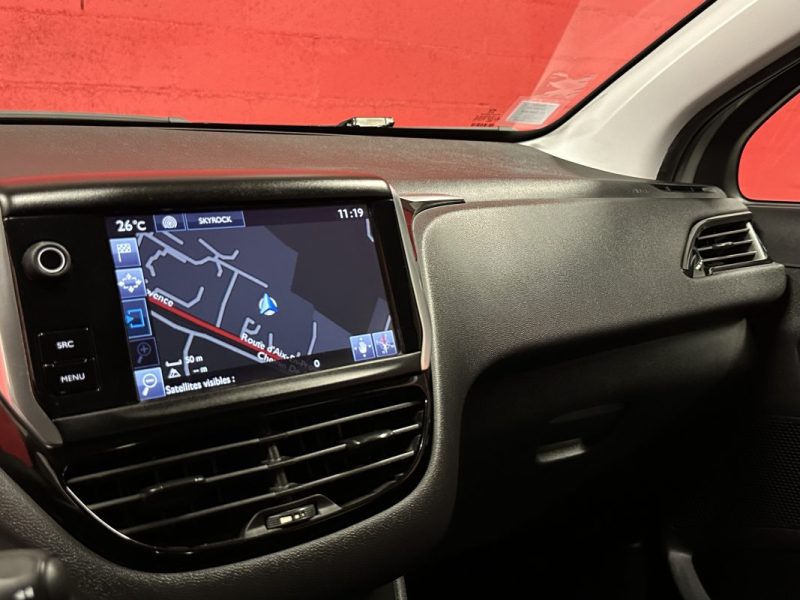 PEUGEOT 208 ACTIVE 1.6 HDI 100CV - Très bon état - Garantie 6 mois - Courroie de distribution faite 