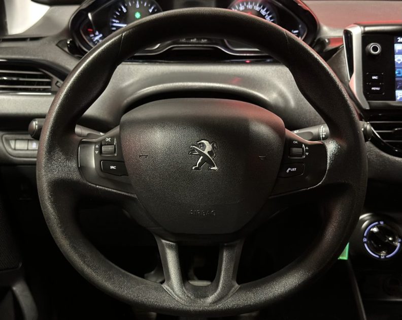 PEUGEOT 208 ACTIVE 1.6 HDI 100CV - Très bon état - Garantie 6 mois - Courroie de distribution faite 