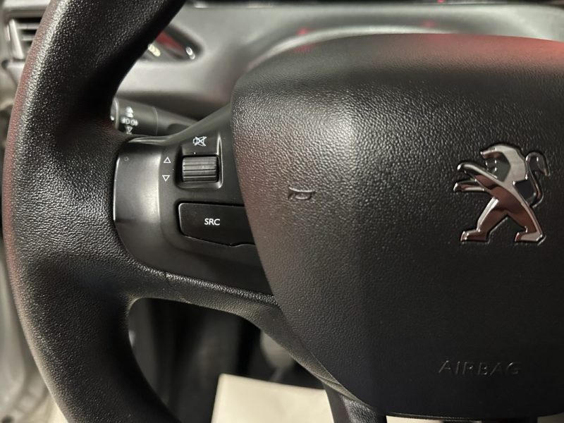 PEUGEOT 208 ACTIVE 1.6 HDI 100CV - Très bon état - Garantie 6 mois - Courroie de distribution faite 