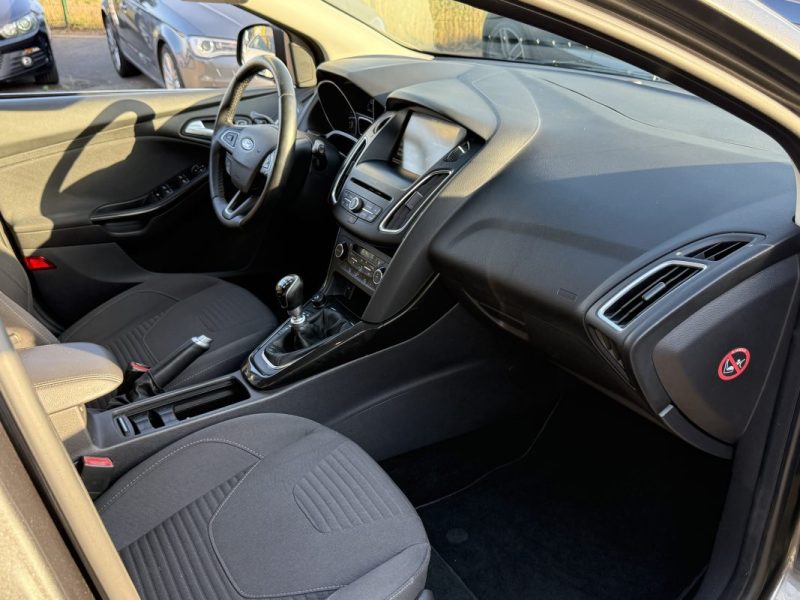 FORD Focus SW 1.0 EcoBoost 125ch Titanium Garantie 6 Mois