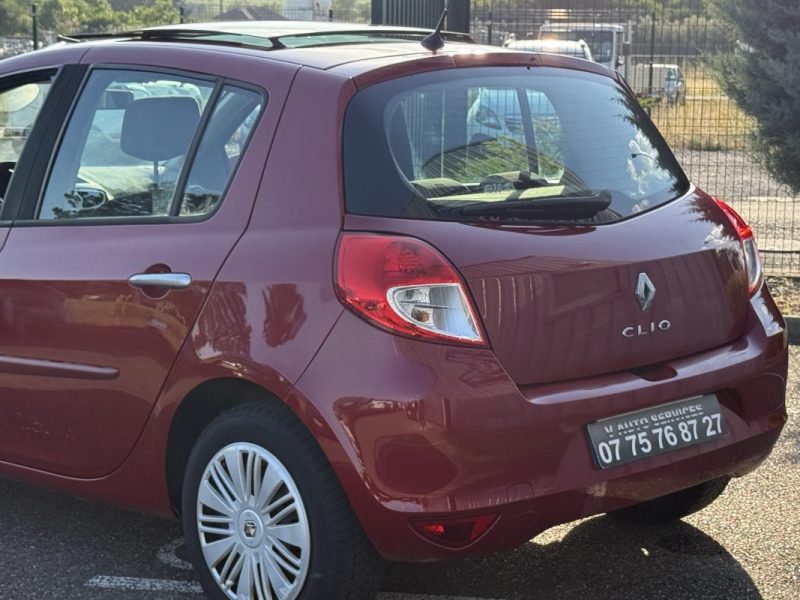 RENAULT Clio 1.2L100ch Dynamique 5p 1ére Main Garantie 6 Mois