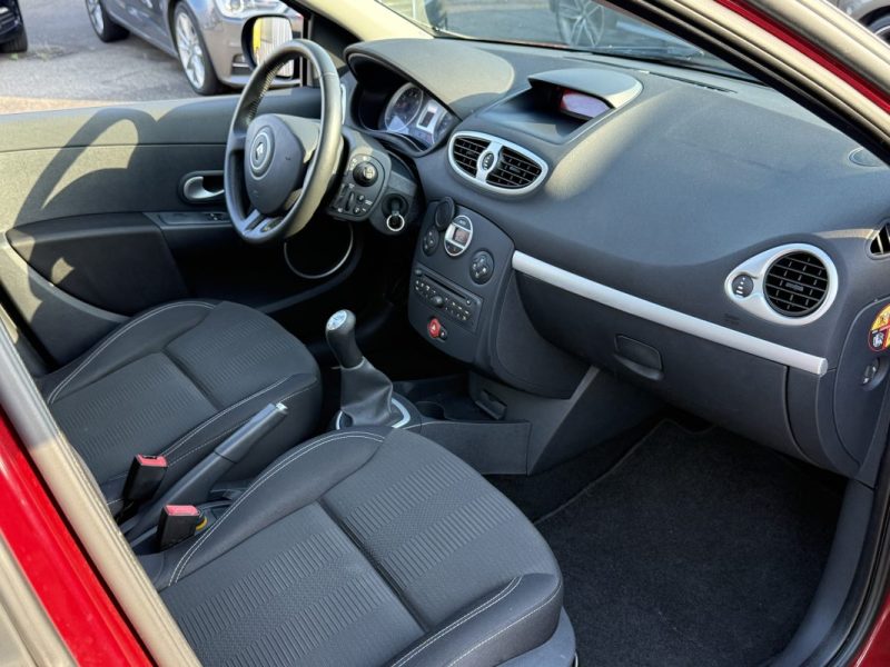 RENAULT Clio 1.2L100ch Dynamique 5p 1ére Main Garantie 6 Mois