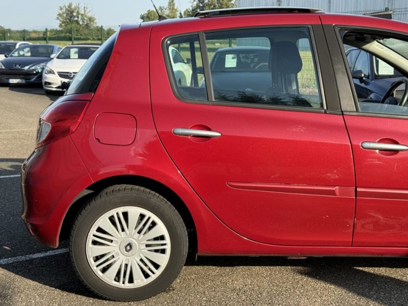 RENAULT Clio 1.2L100ch Dynamique 5p 1ére Main Garantie 6 Mois