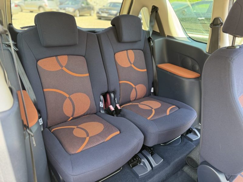 PEUGEOT 1007 DOLCE 1.6E 2-TRONIC 2008 KIT DISTRIBUTION FAIT EN NOVEMBRE 2023 A 54000KM