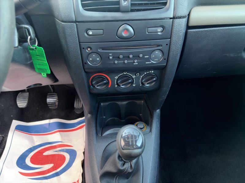 RENAULT CLIO II 1.5 dCi 81 cv / 2 places